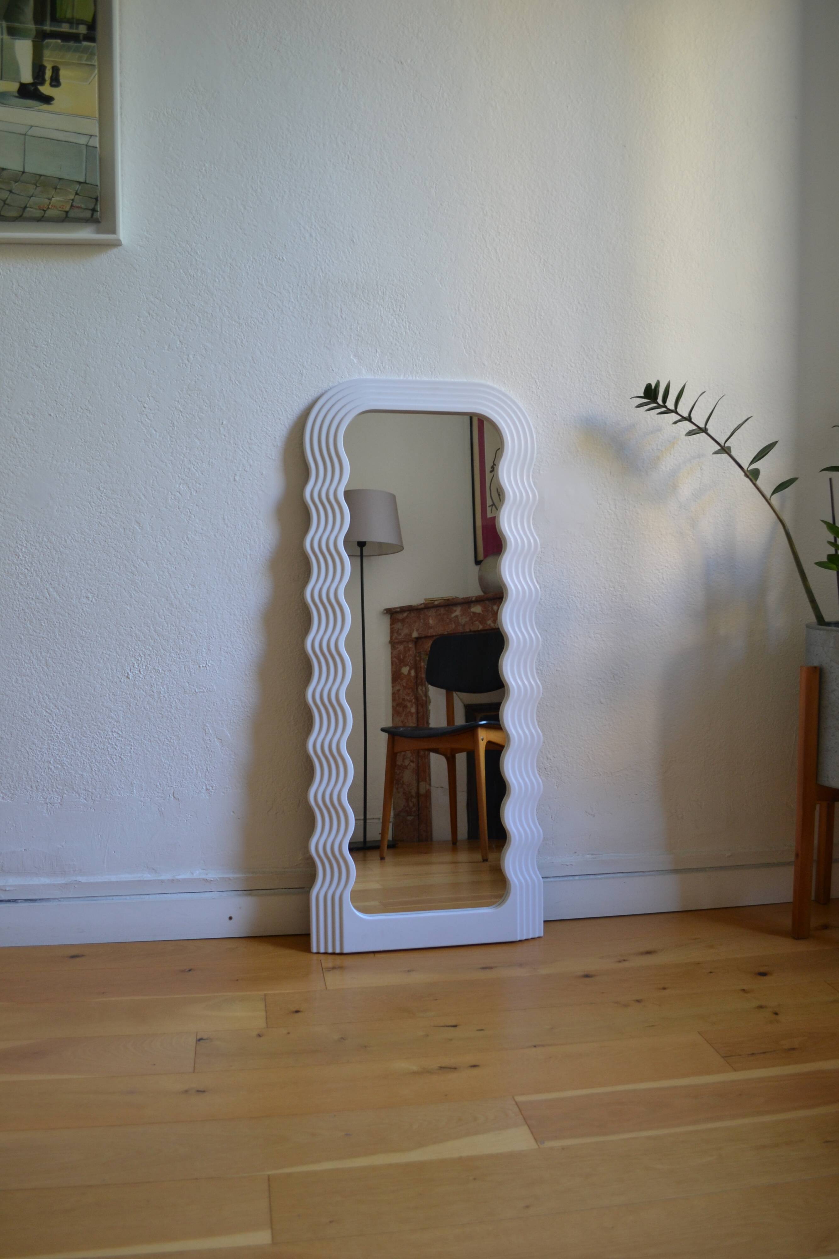 Wall mirror