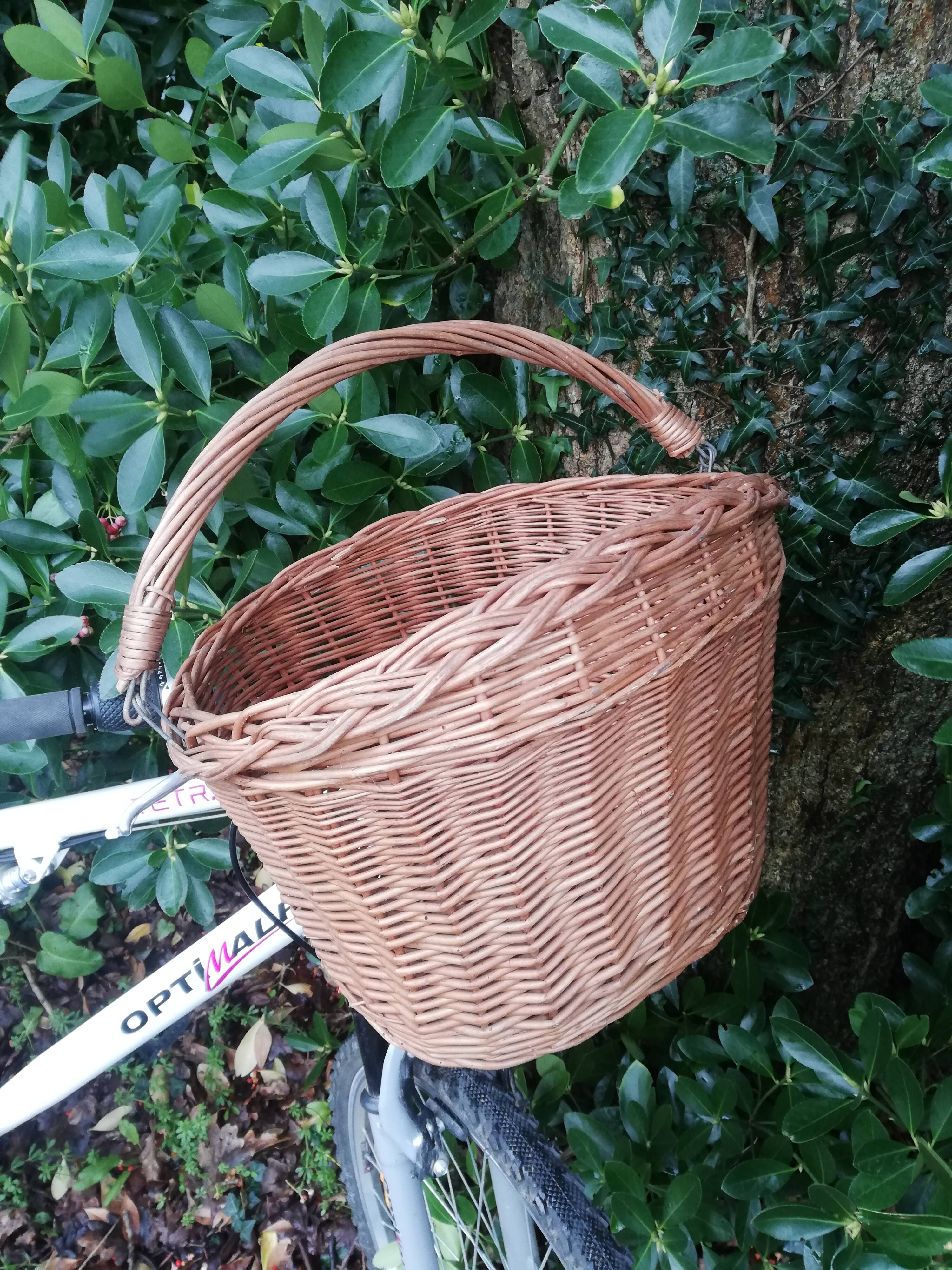 Vintage wicker basket for bicycle