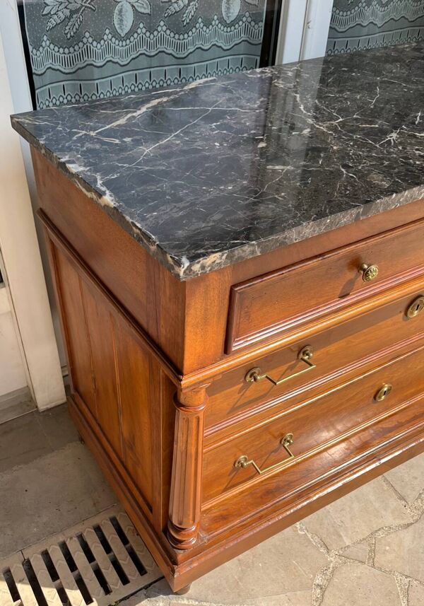 Commode ancienne dessus