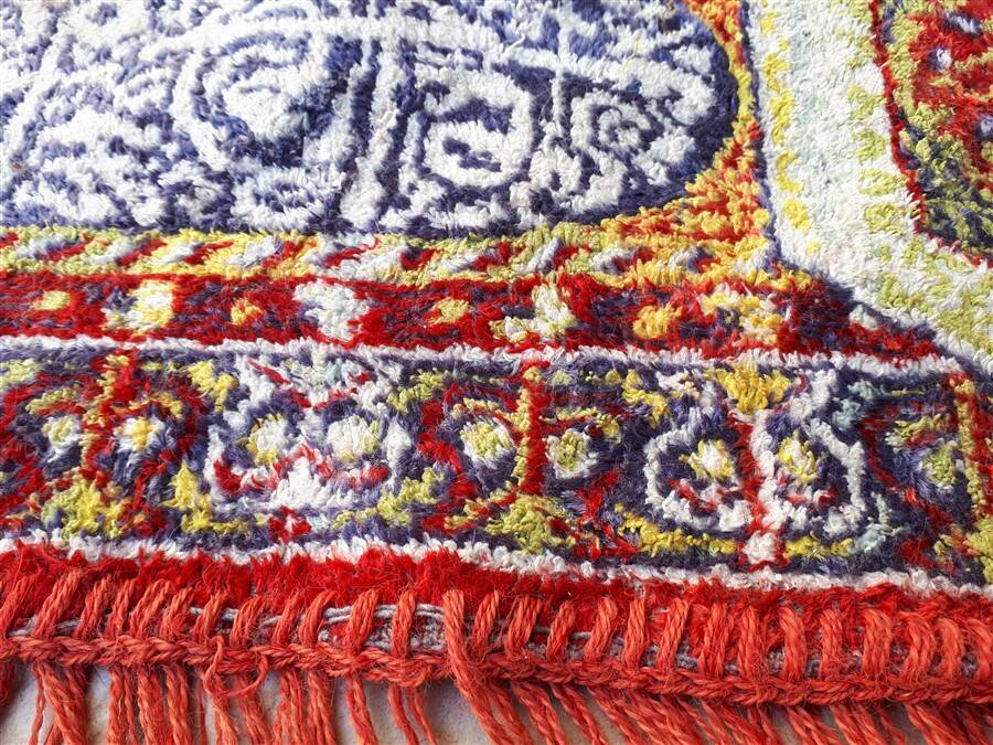 Oriental rug 130 x 136