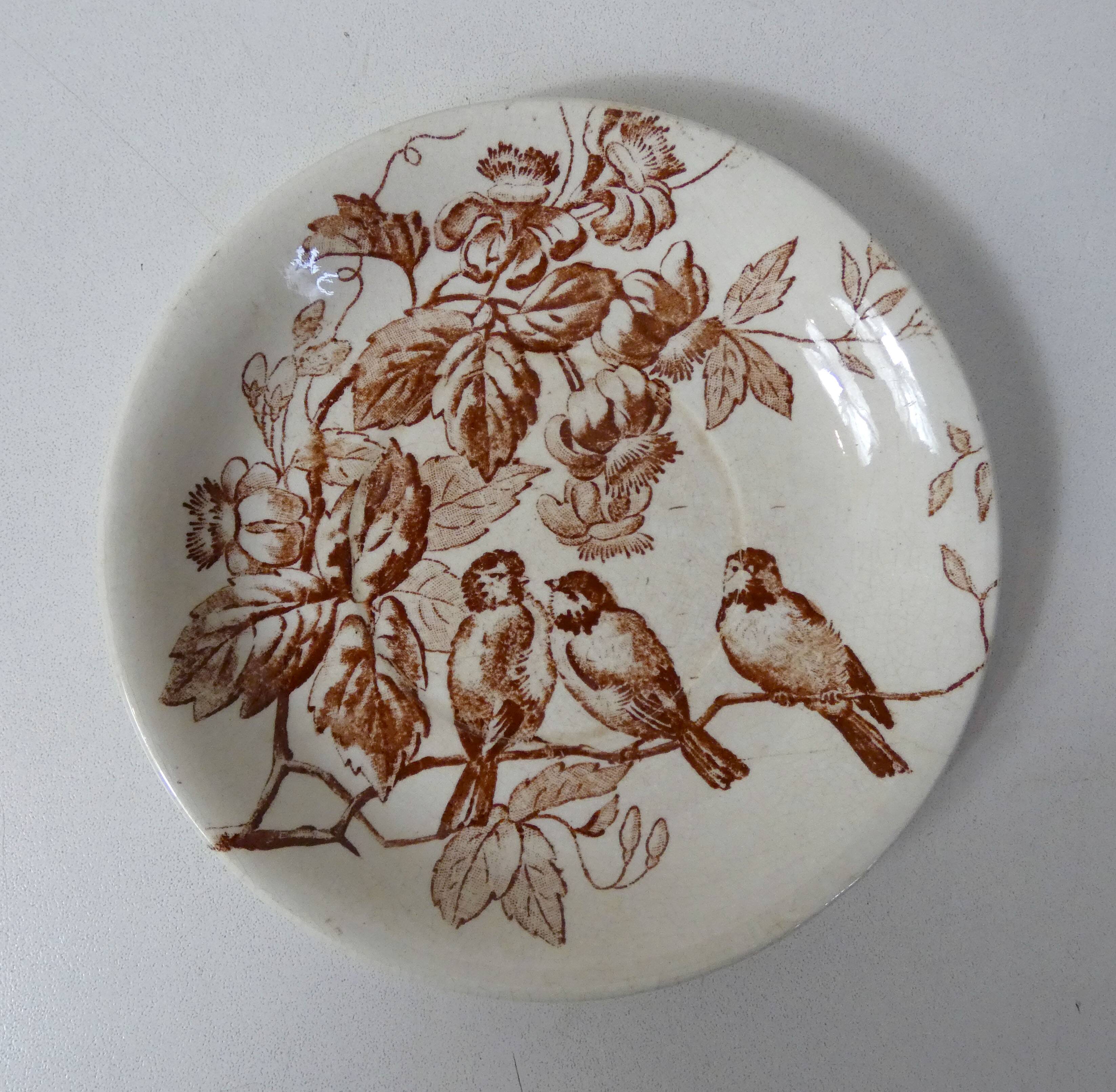 dinette Terre de fer bird plates exclusive to LE BUCHERON