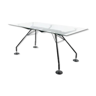 Bureau nomos par Norman Foster