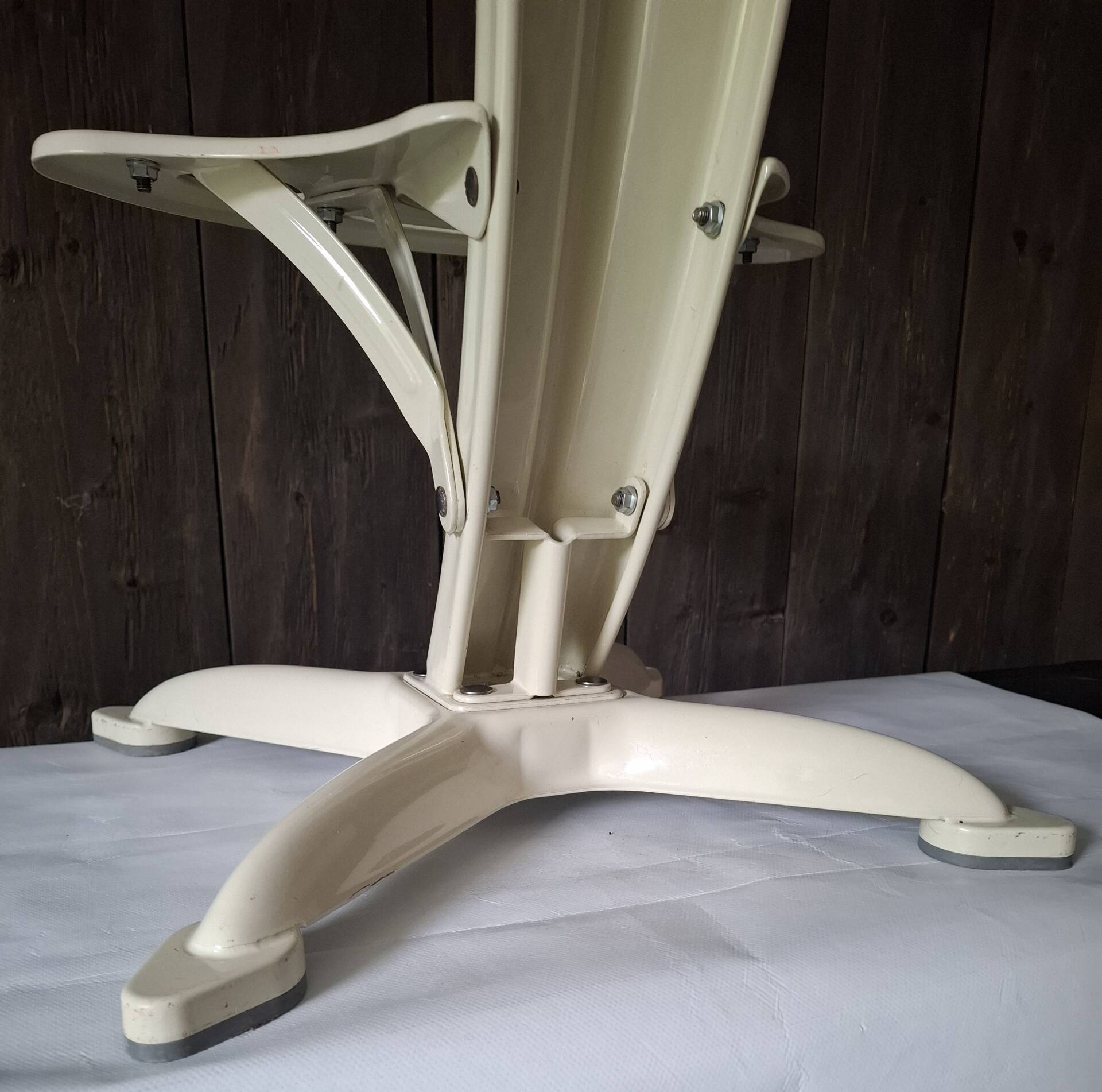 Tabouret  Lotus Yasu Sasamoto  Dulton Co. Ltd.