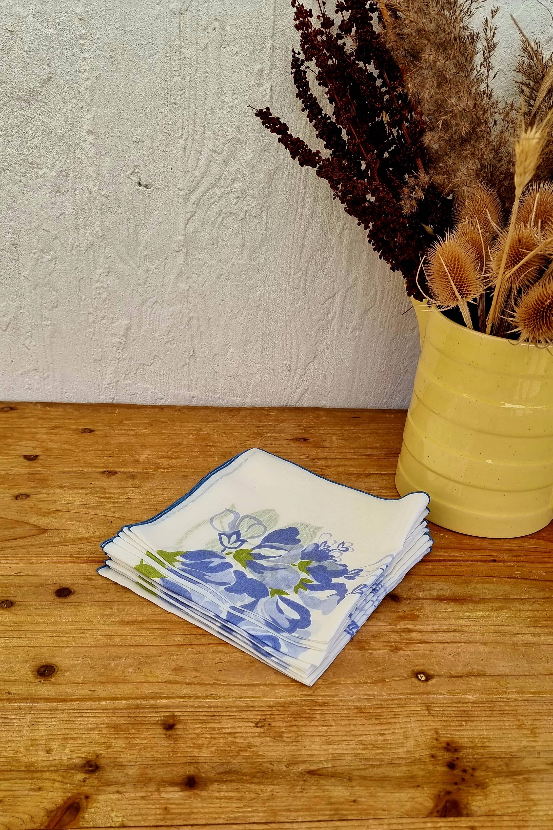 Set of 8 vintage blue floral napkins