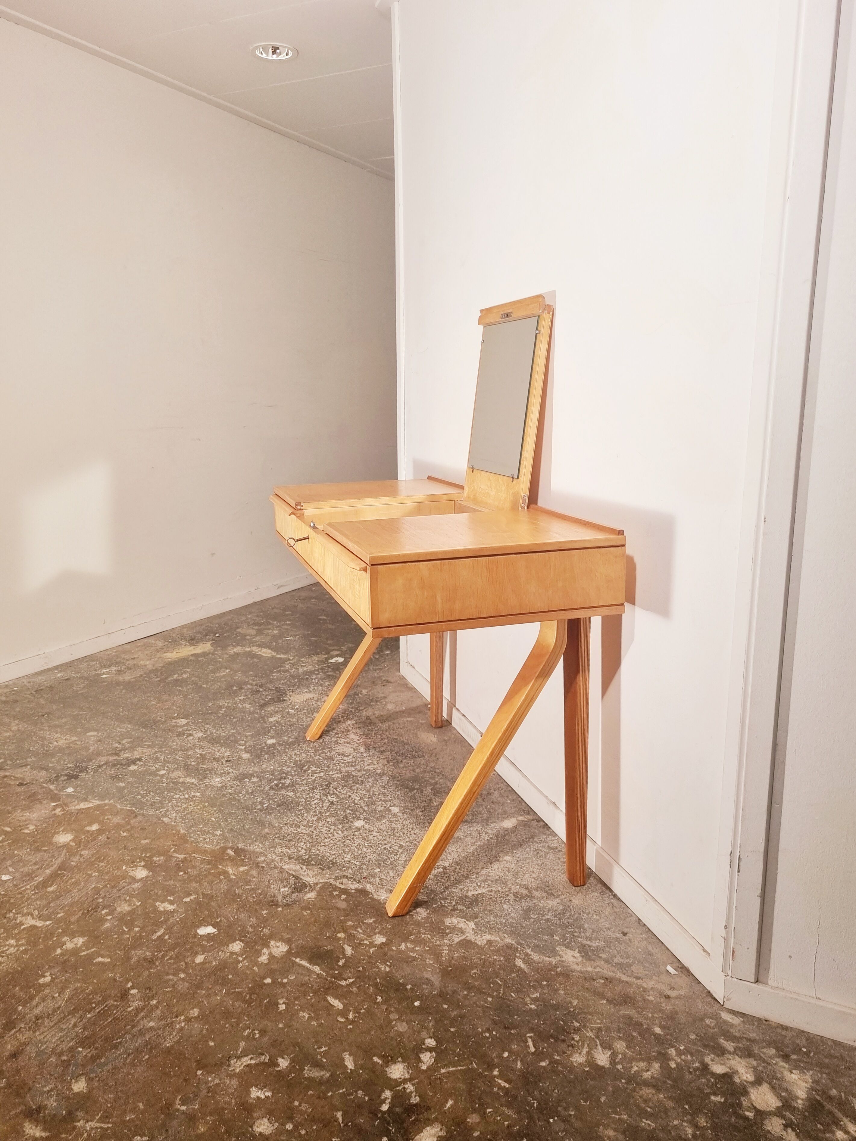 Dutch Modern Dressing Table in Plywood by Cees Braakman for Pastoe, 1951