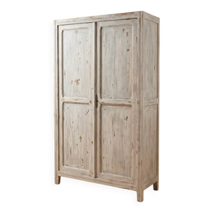 Armoire parisienne