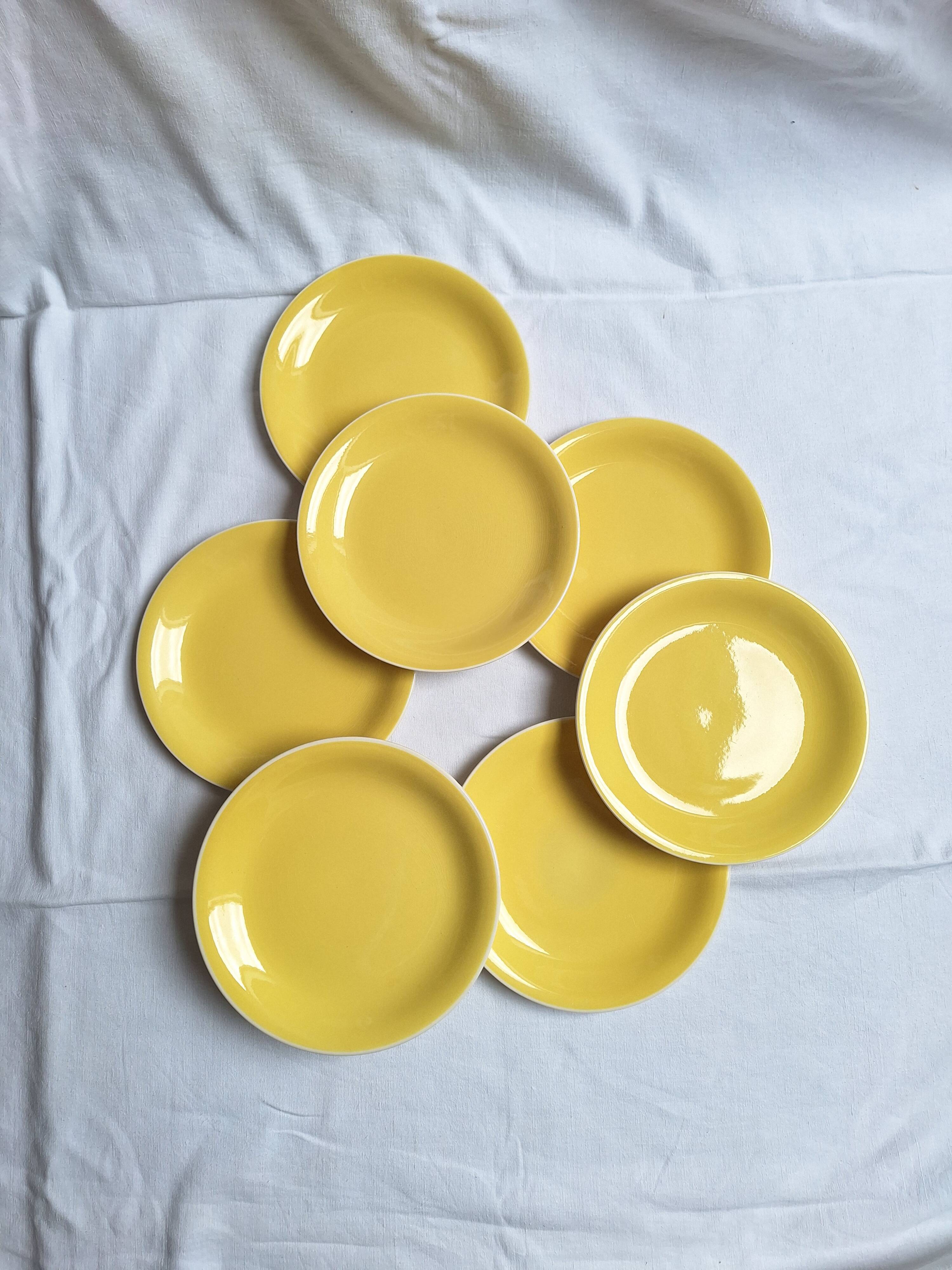 Villeroy & Boch yellow dinner plates