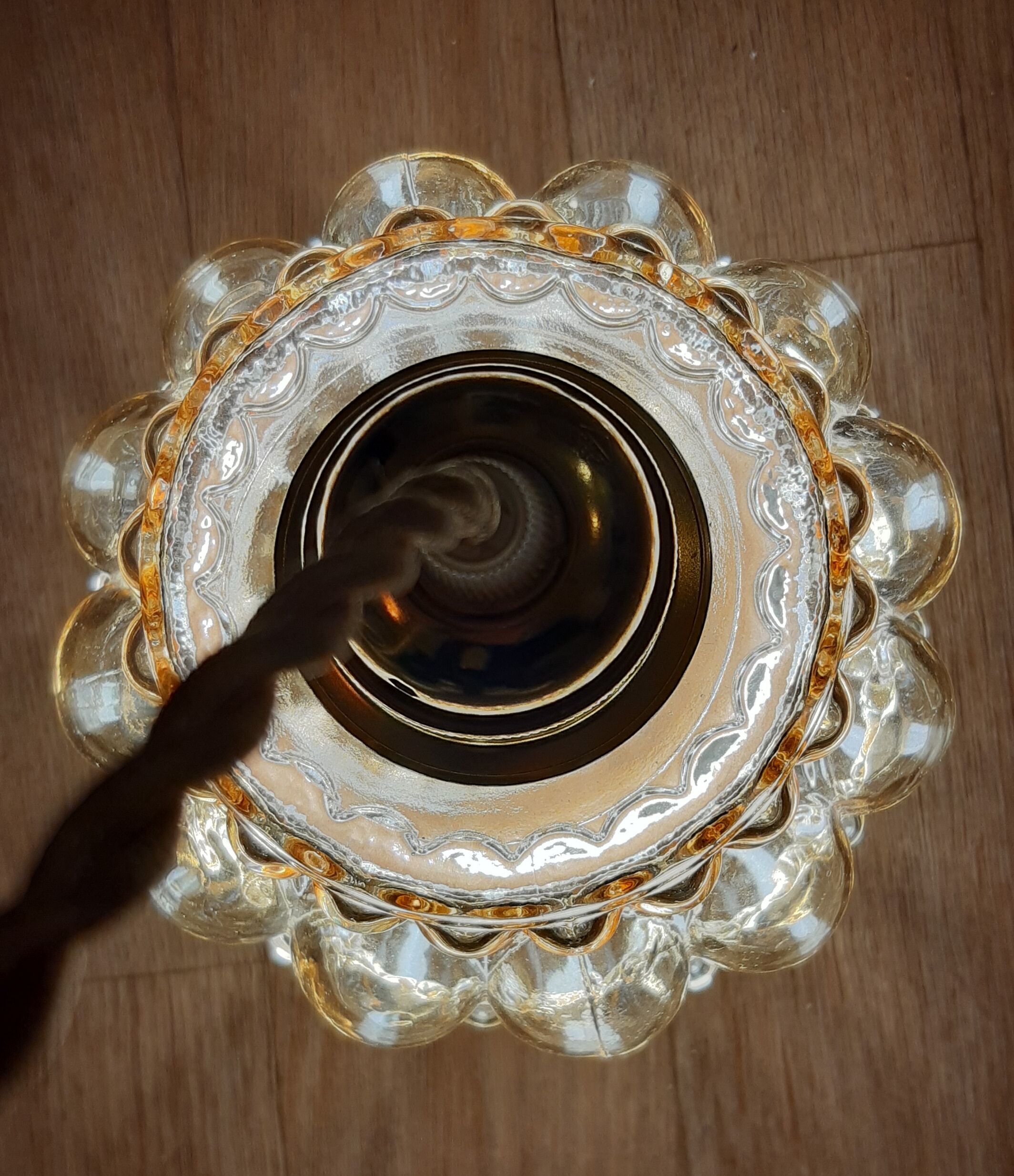 Suspension baladeuse en verre ambré