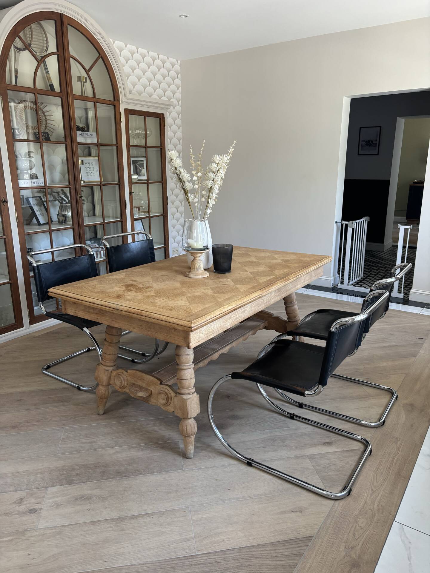 4 chaises MR10 Ludwig Mies Van Der Rohe