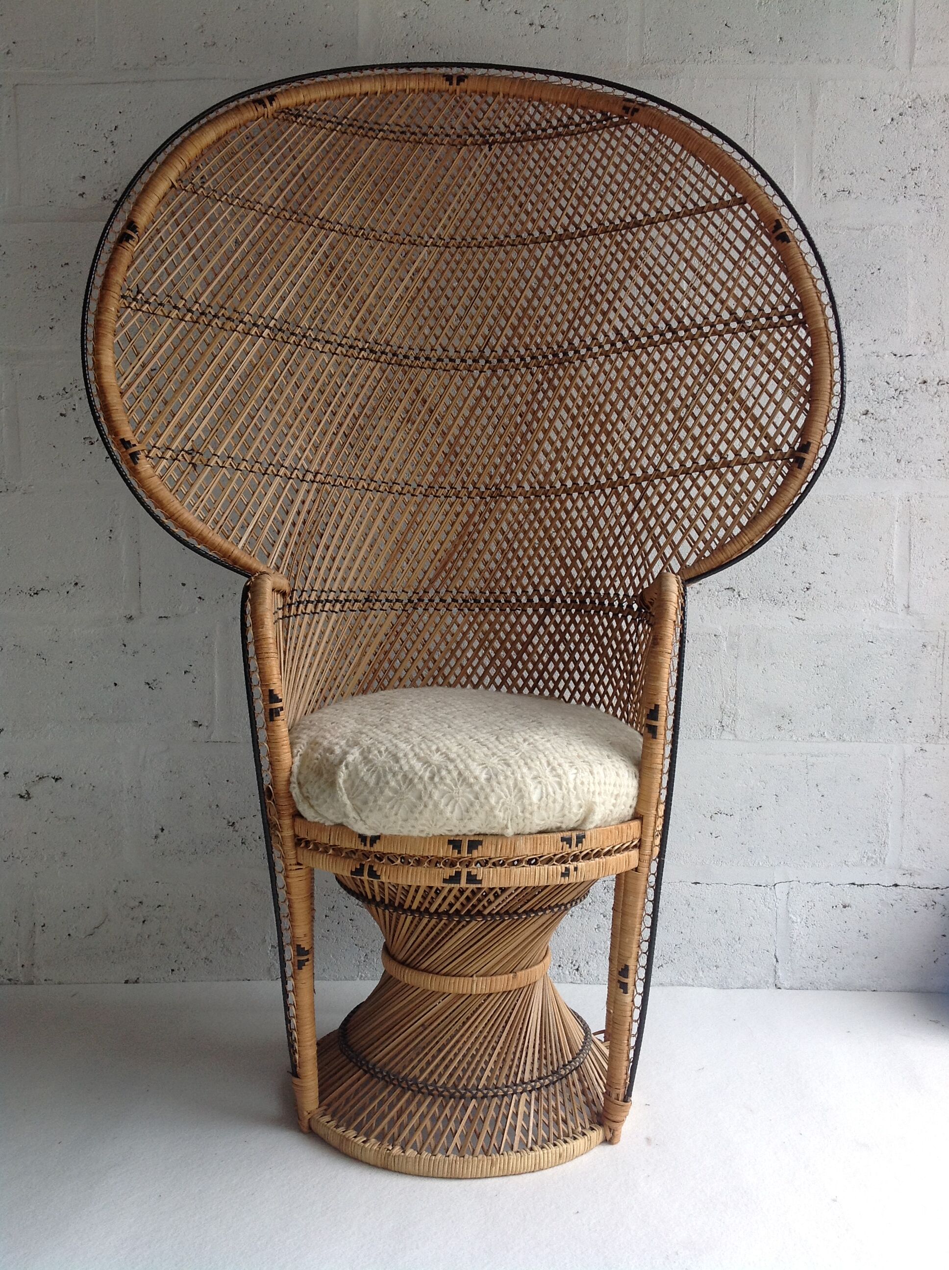 Emmanuelle chair