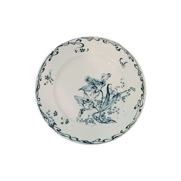 Assiette plate de la faïencerie de Creil et Montereau