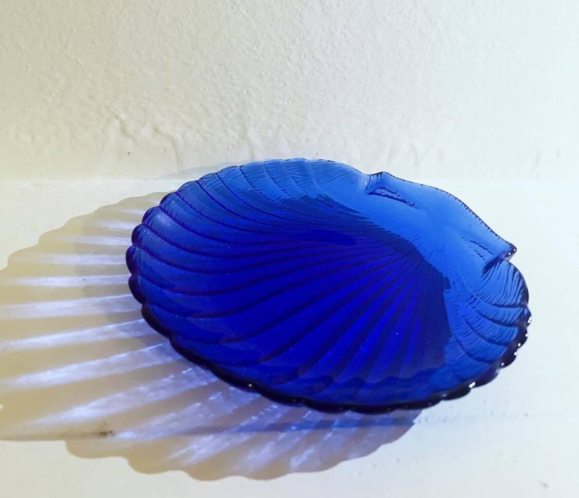 Vintage shell catchall
