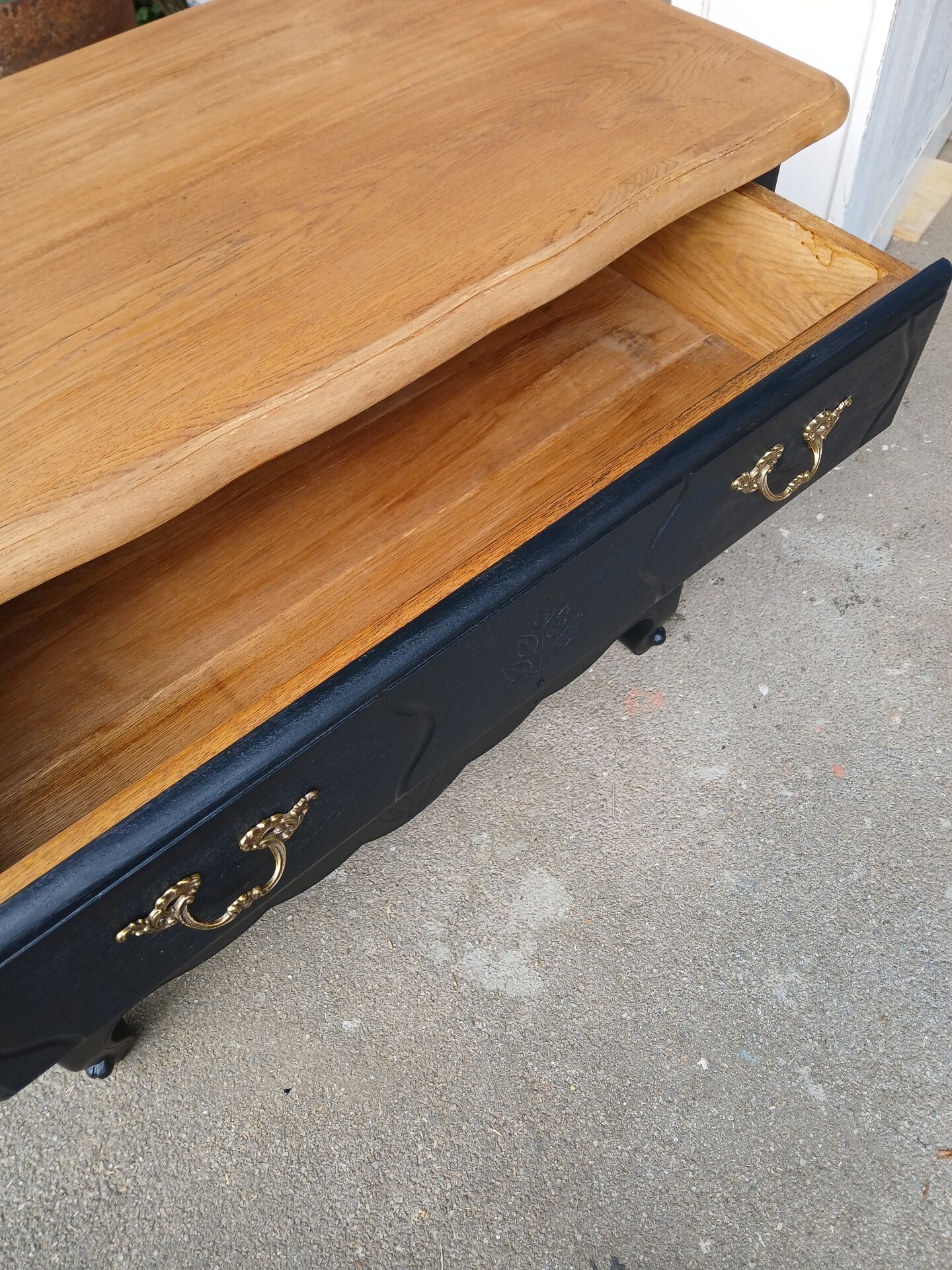 Chest of drawers
