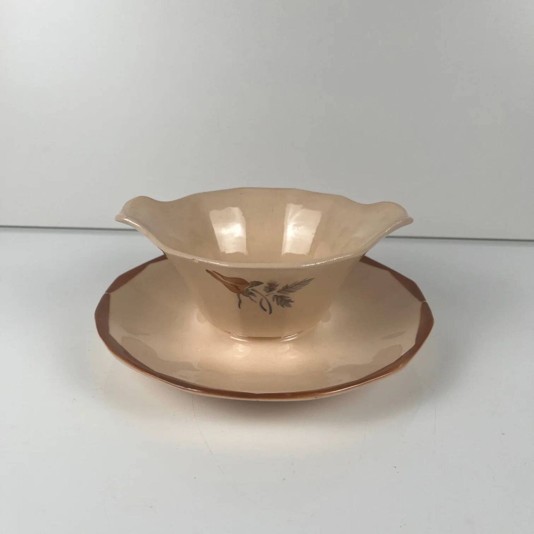 Saucière Digoin - Sarreguemines, motif rose, première moitié du XXe siècle