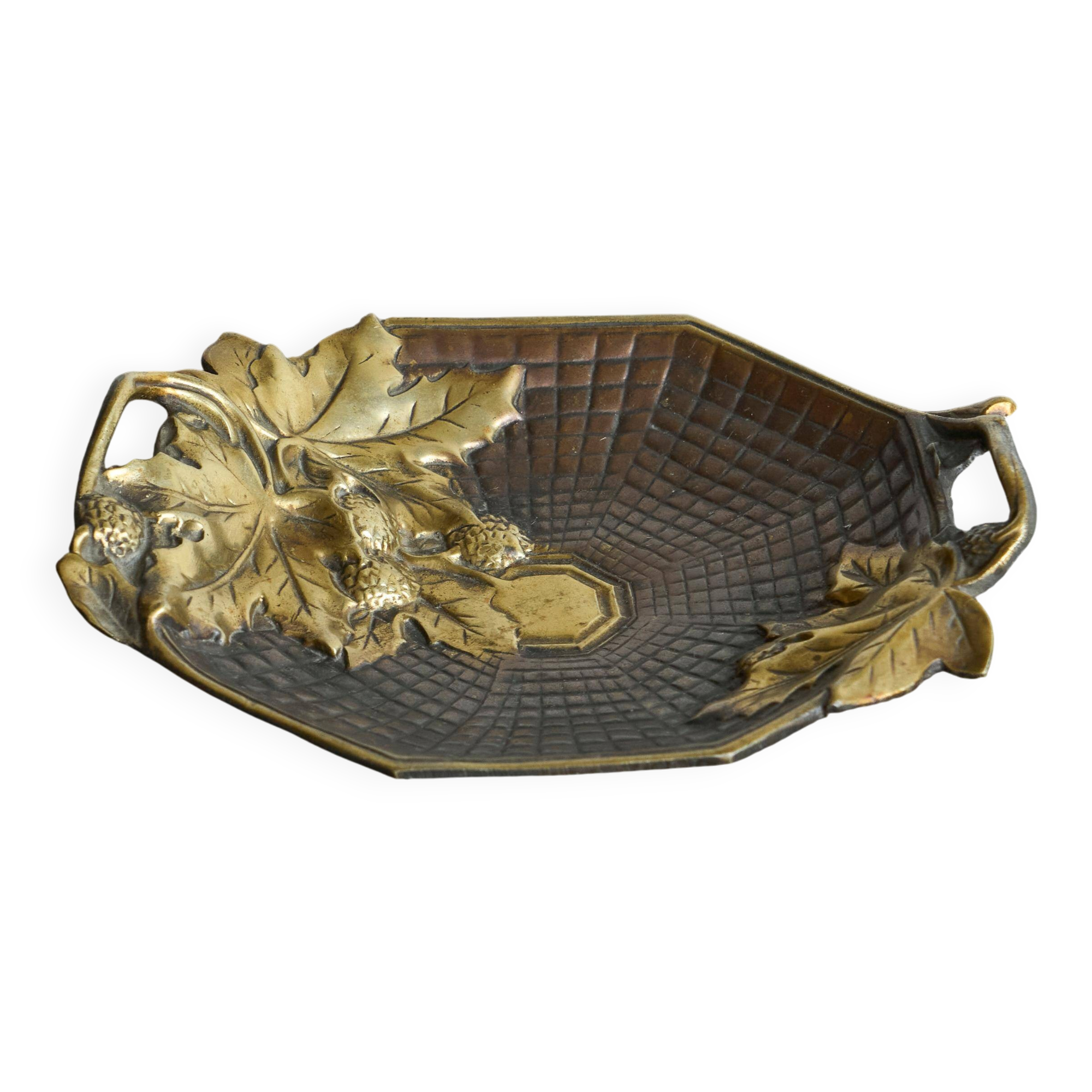 Art Deco leaf-shaped catchall in solid brass from the 1930s.