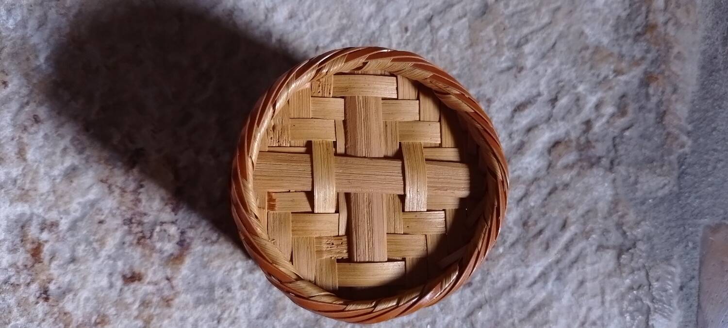 Small wicker basket pot cover