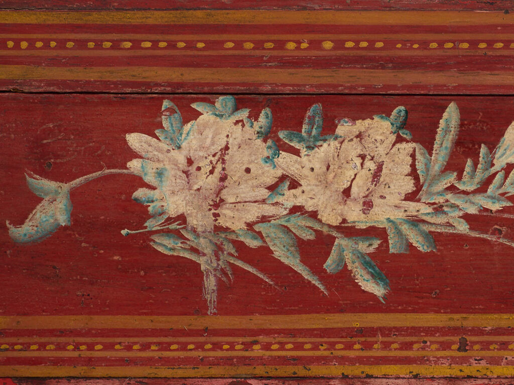 Small antique chest with floral patterns (circa 1900) #39