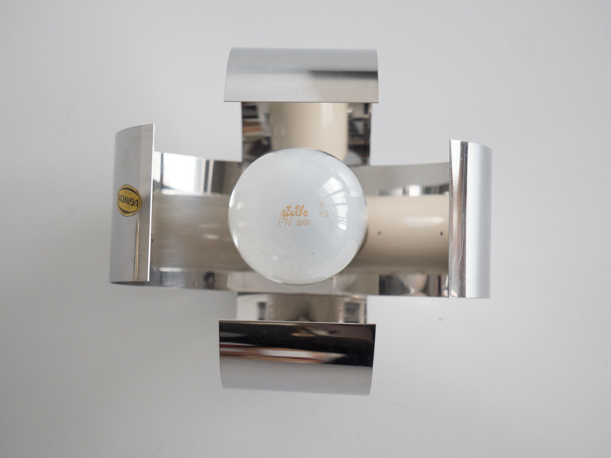 Apply in chrome metal