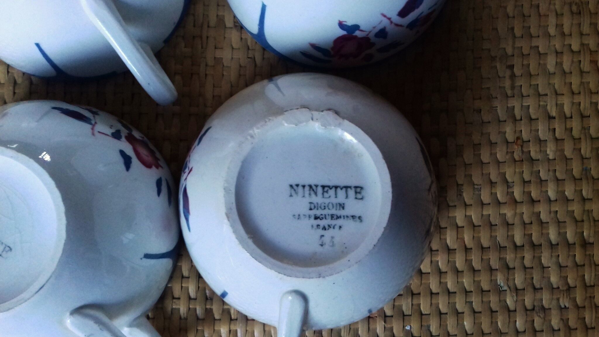 Lot 4 tea cups Digoin Sarreguemines Ninette