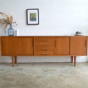 Enfilade en teck par Nils Jonsson 220 cm