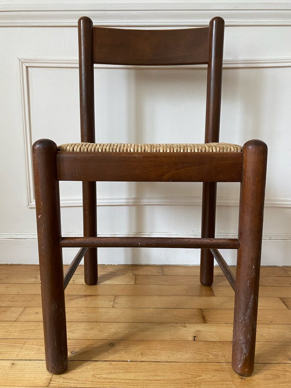 Chaise en bois et assise paillée