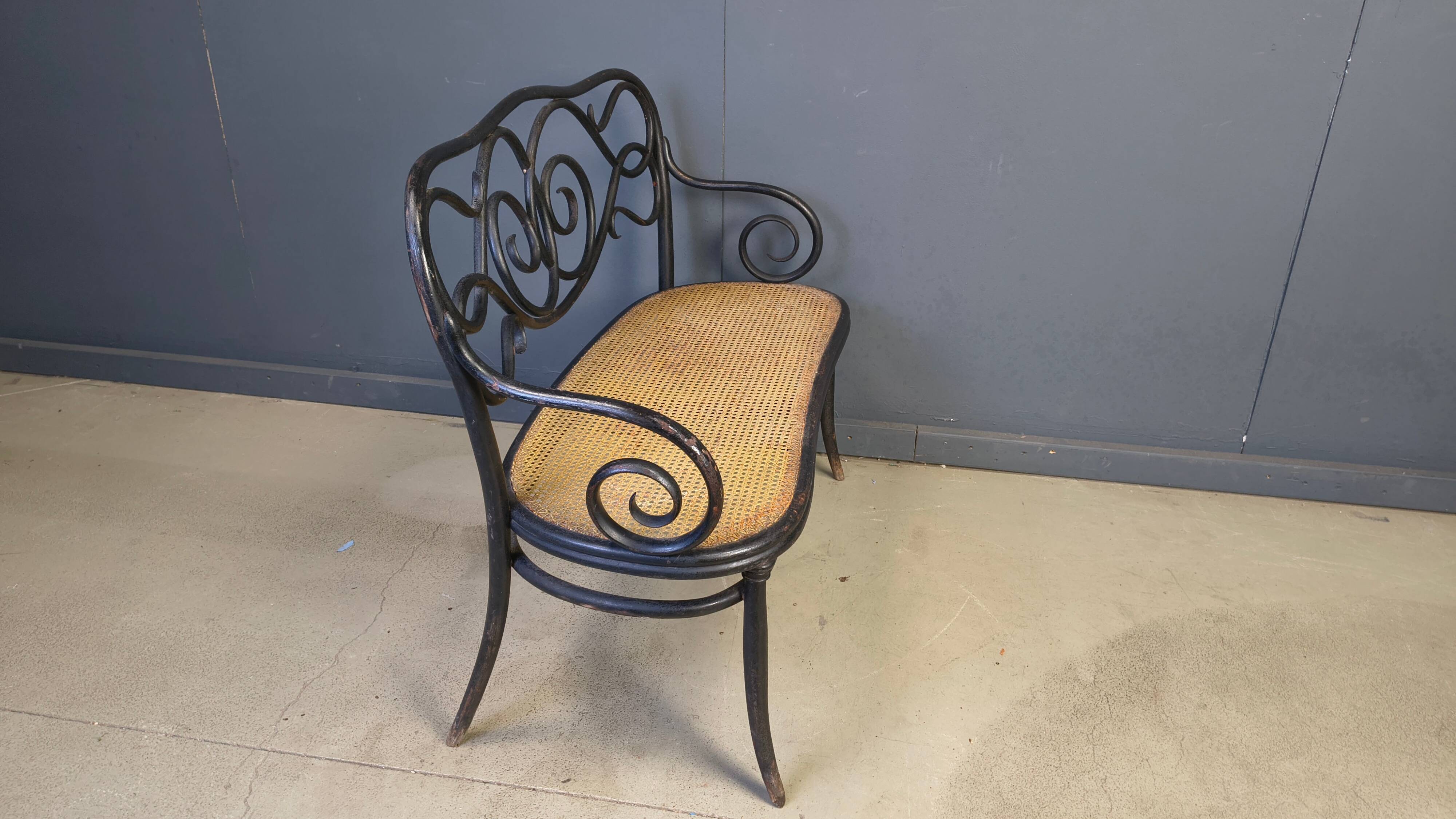 Art nouveau settee no. 2 in bent wood and cane by Thonet Brothers, Austria 1900s
