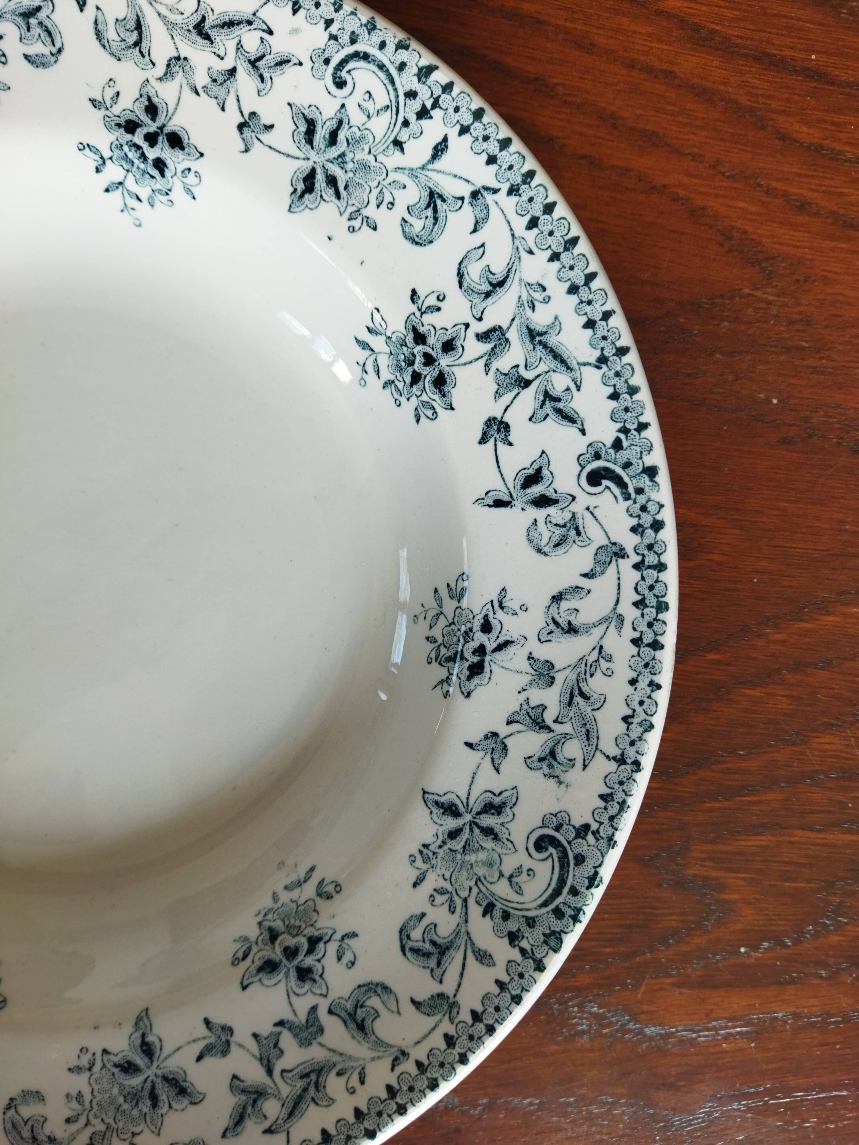 6 St Amand "Jane" iron clay soup plates