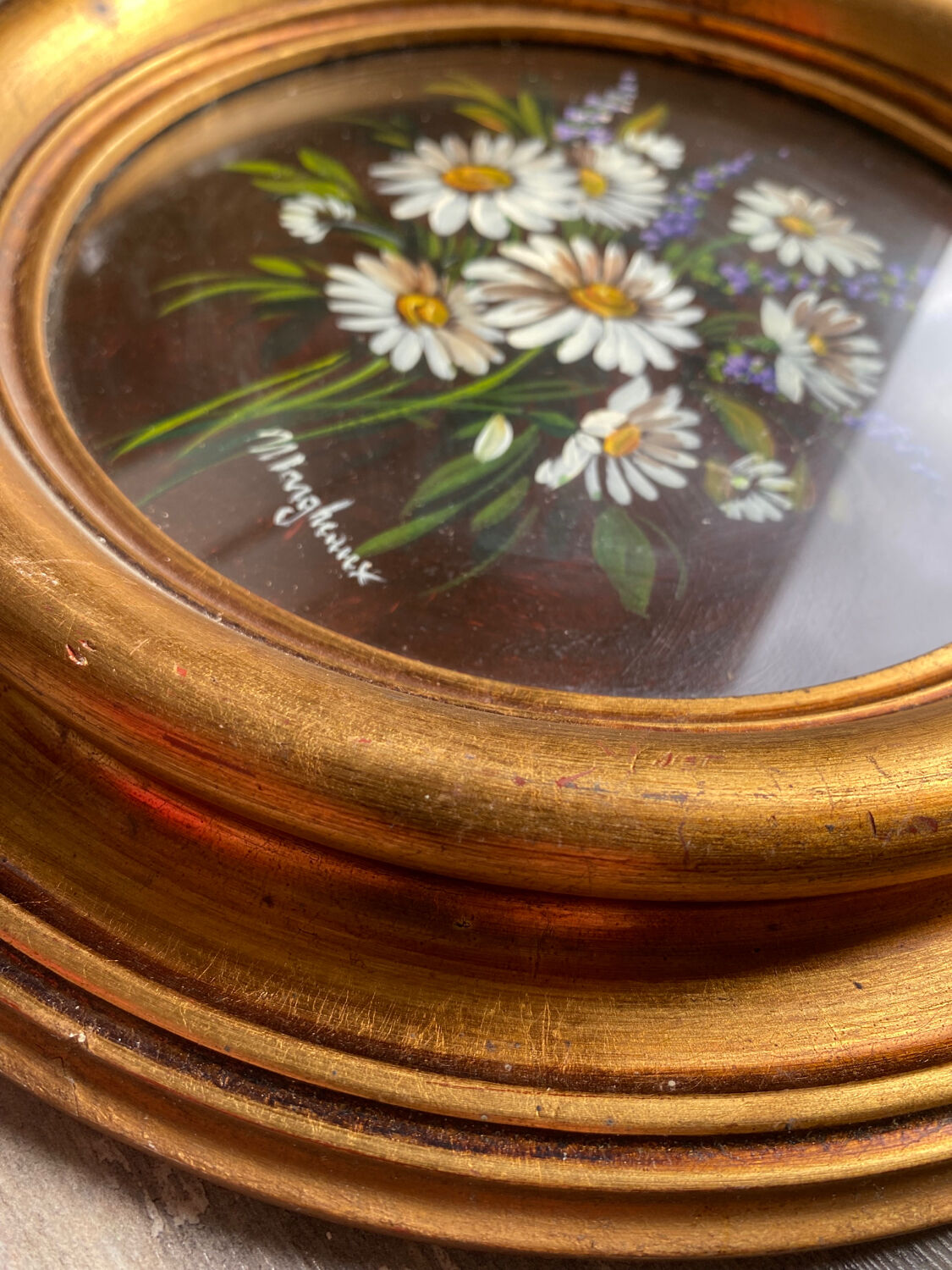 Painting bouquet round frame