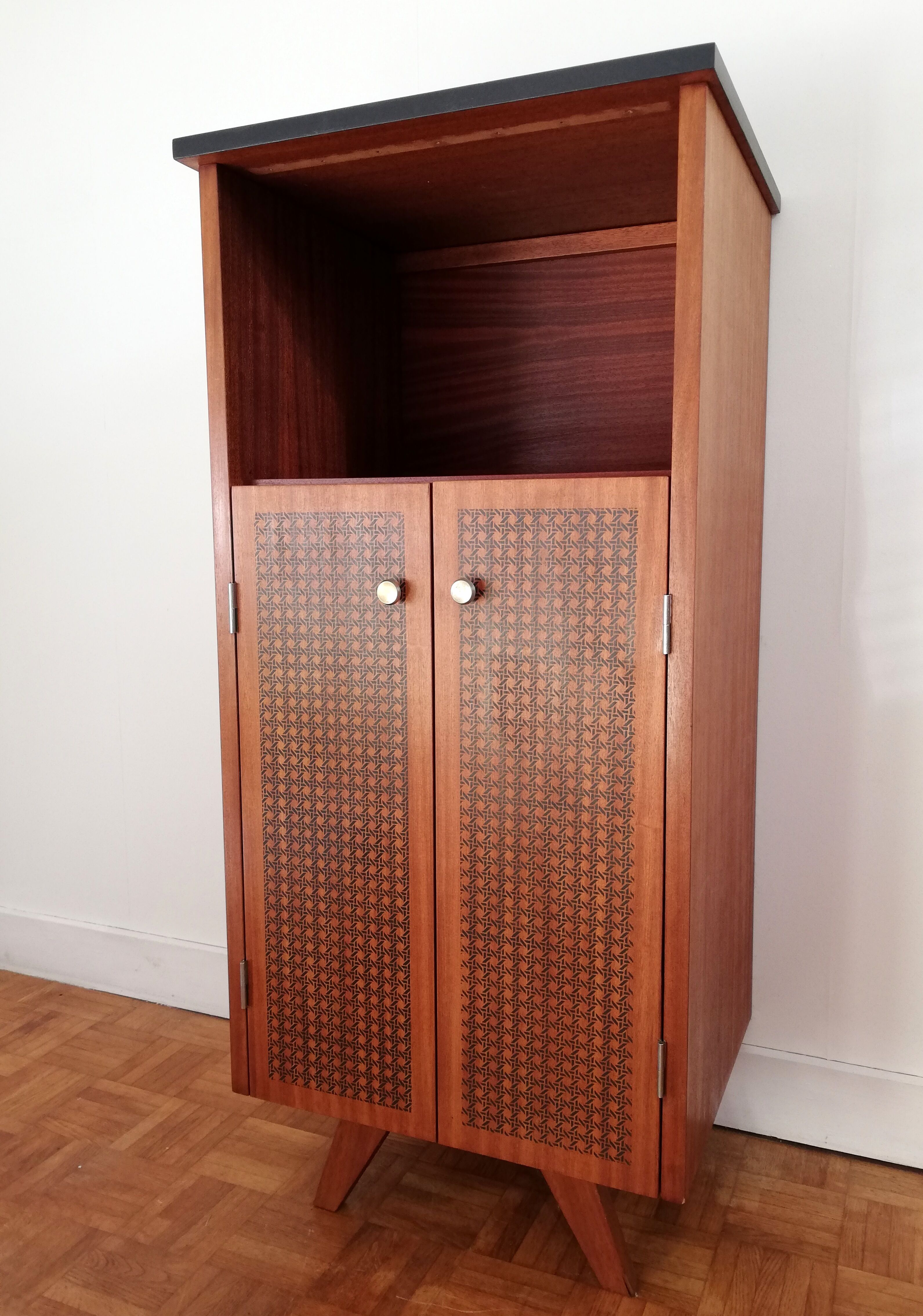 Vinyl platinum hifi furniture