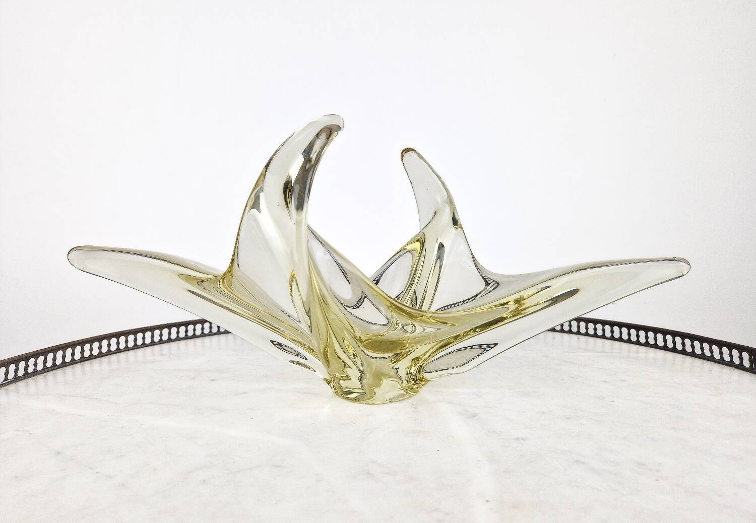 Large fruit bowl, centerpiece or vintage crystal empty pocket