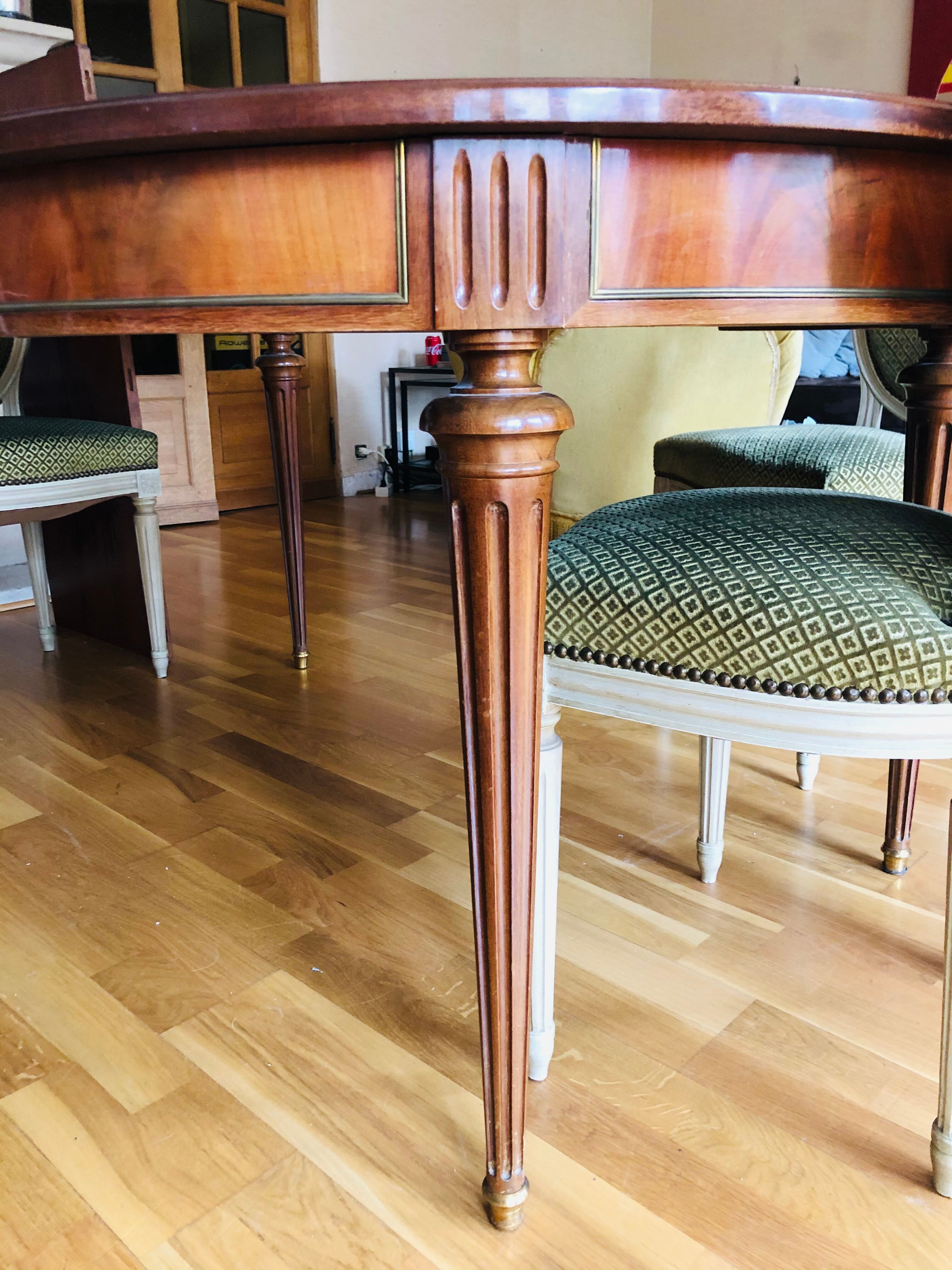 Louis XVI-style dining table