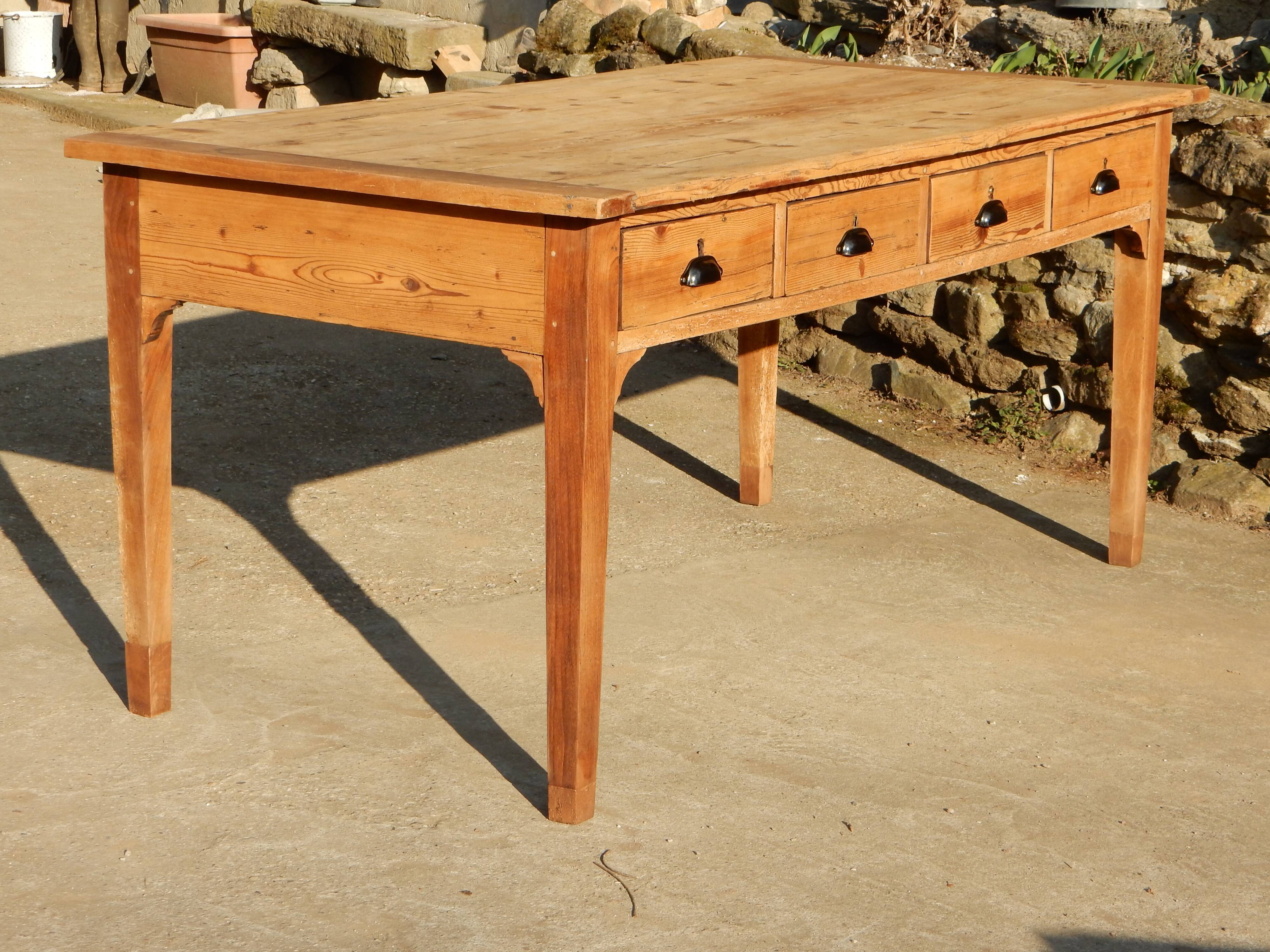 Old fir farmhouse table - 4 drawers