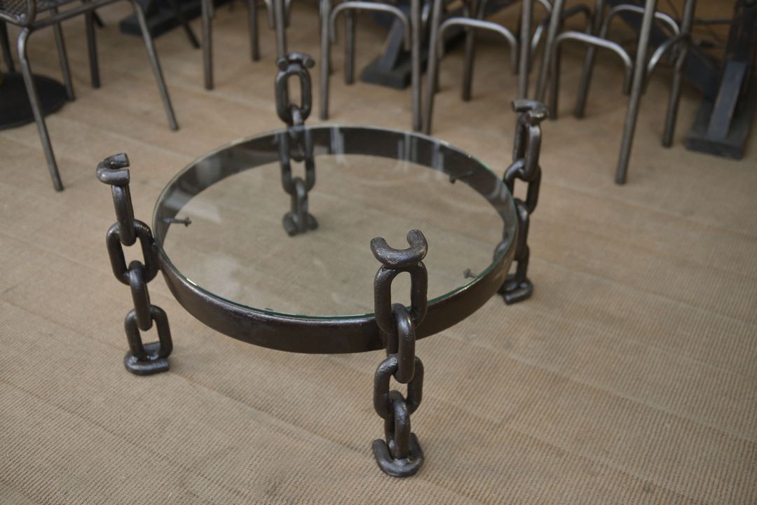Round coffee table steel chain links 1970