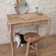 Joli bureau vintage rénové rose poudré
