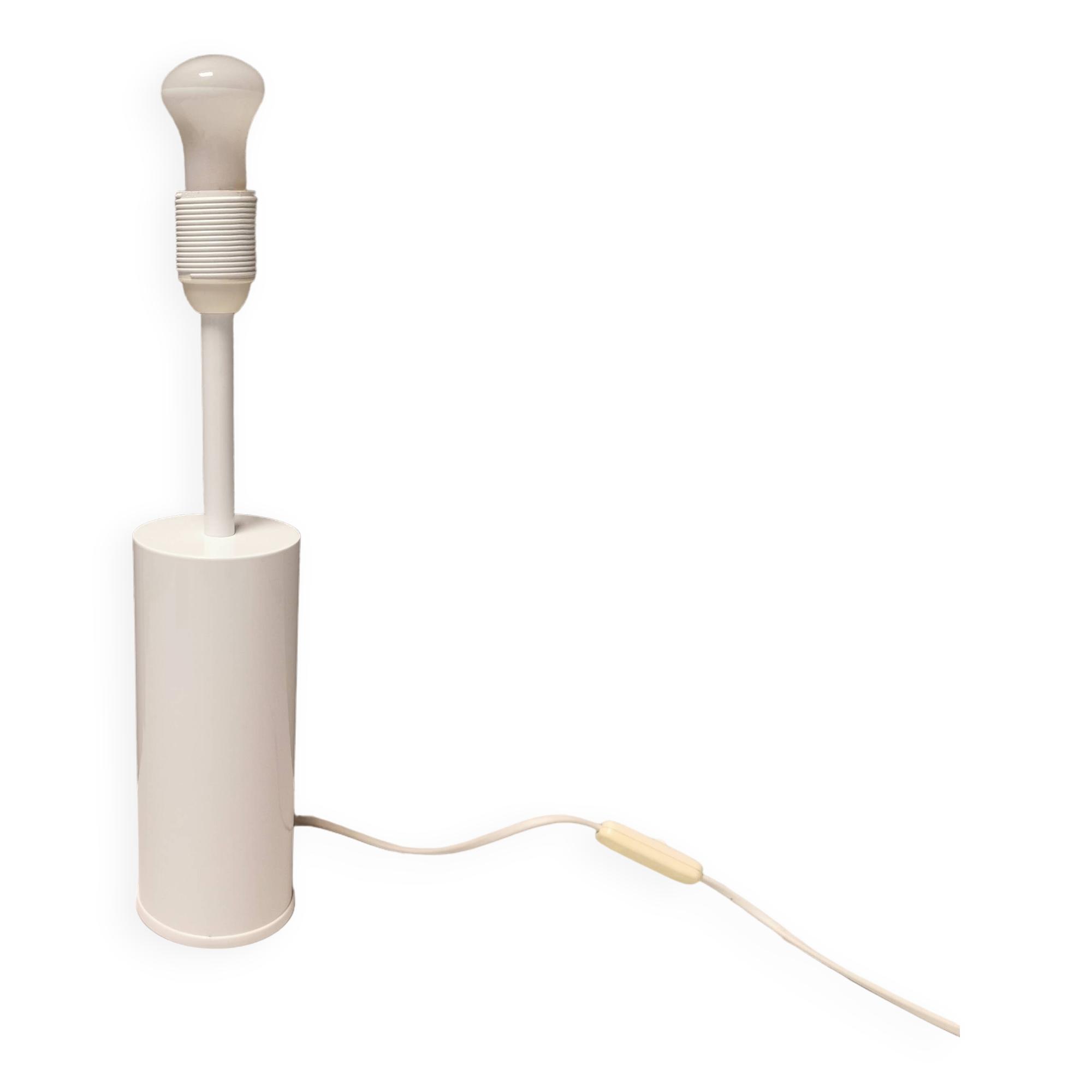 Classic table lamps in white lacquered metal from Danish Horn lighting 1980-90s.