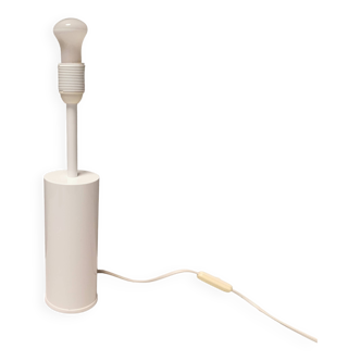 Classic table lamps in white lacquered metal from Danish Horn lighting 1980-90s.
