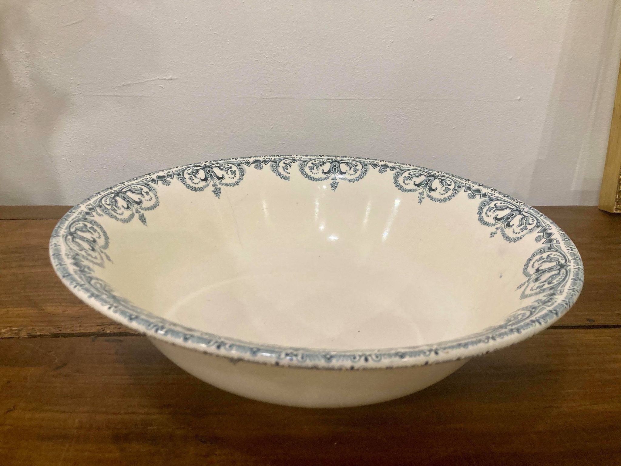 Iron earth bowl with caïffa planter model garland
