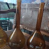 3 volumetric flasks without cap