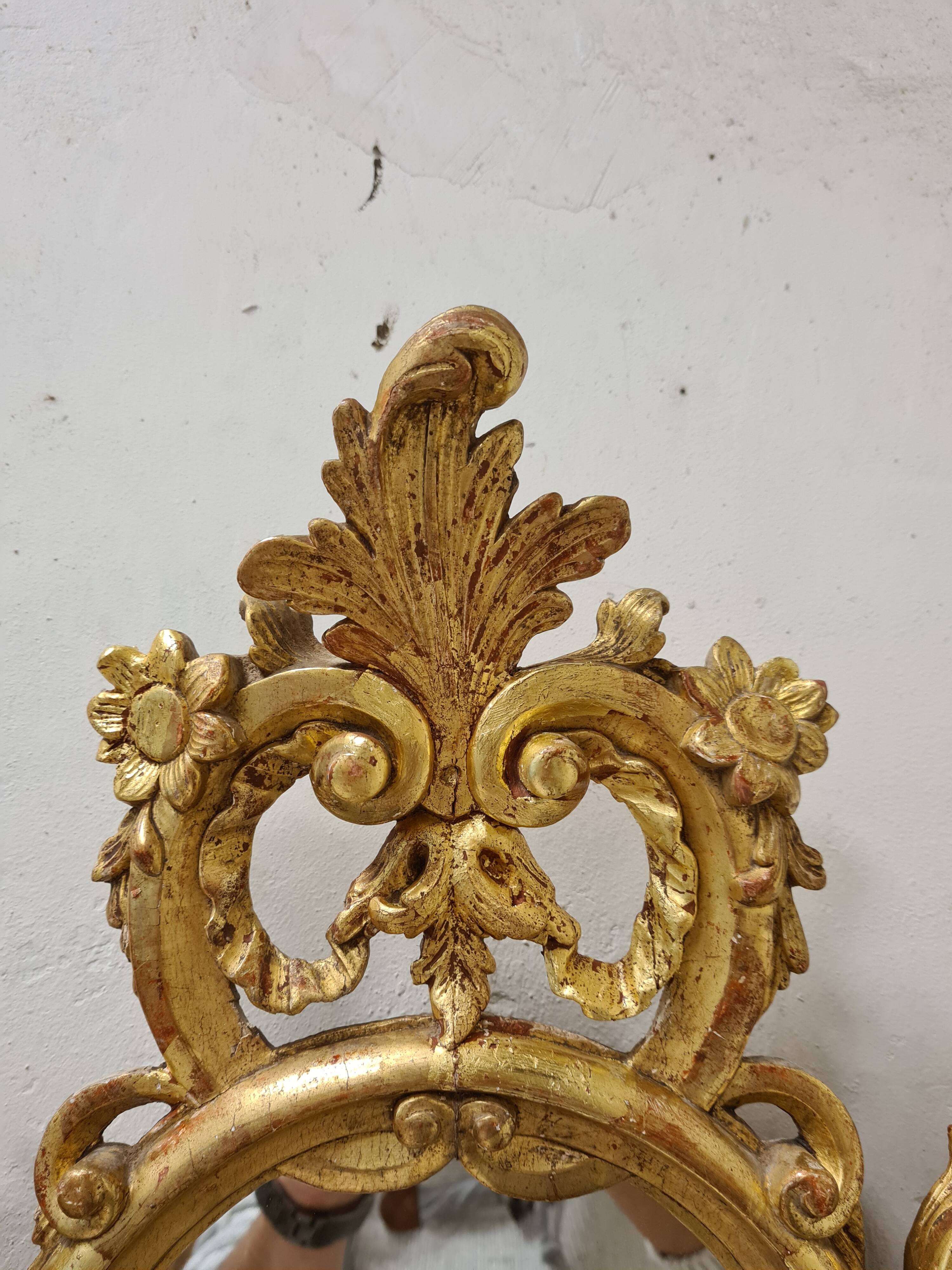 Antique baroque gilded mirror in carved wood, 18th century