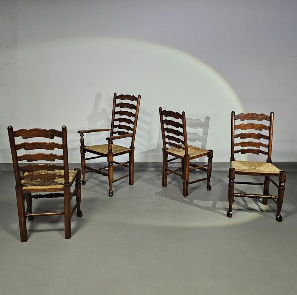 Ensemble de 4 chaises de salle à manger en chêne, rustiques, de ferme, à dossier en échelle avec sièges en jonc, années 1960