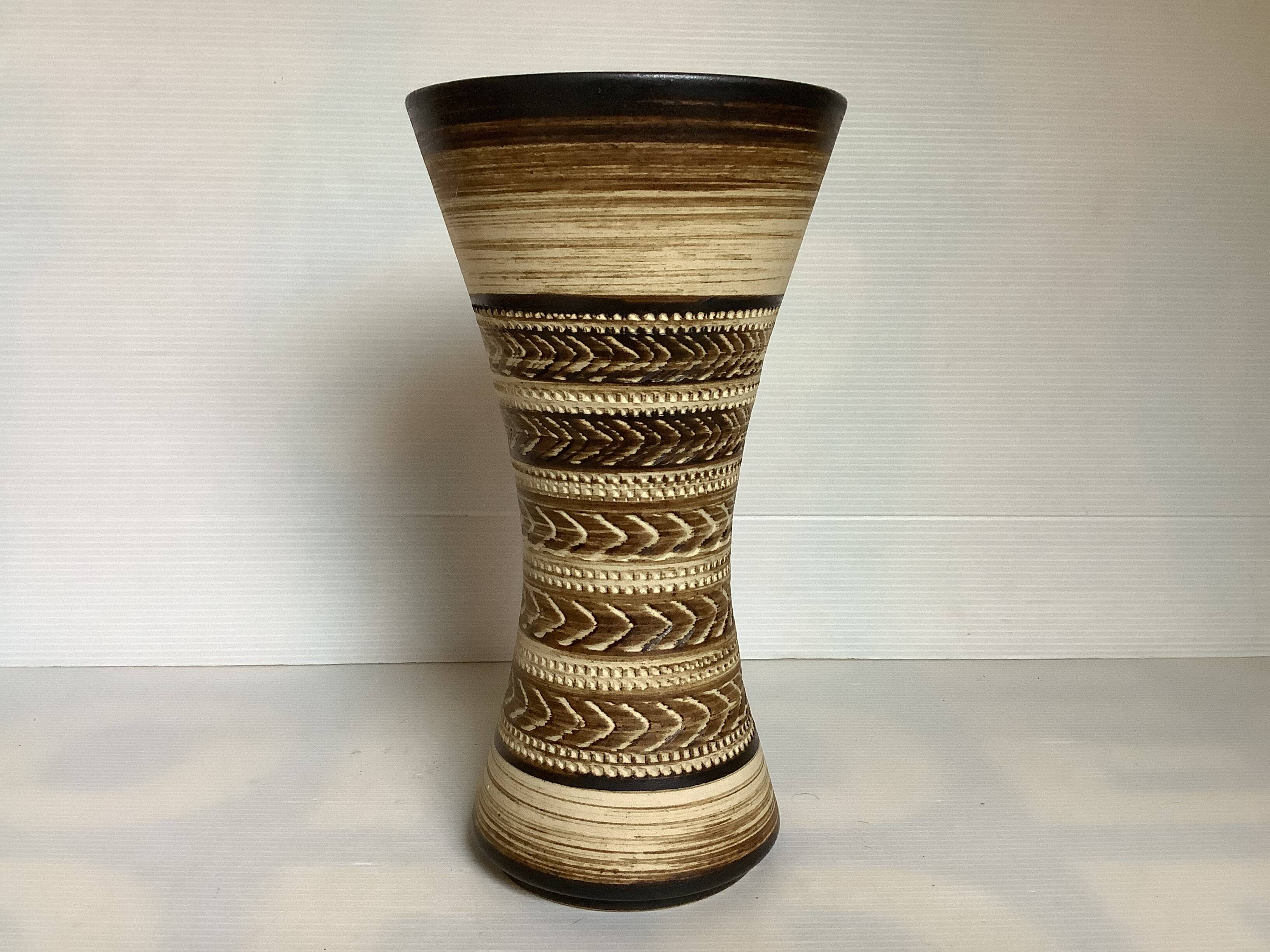 Diabolo vase Germany