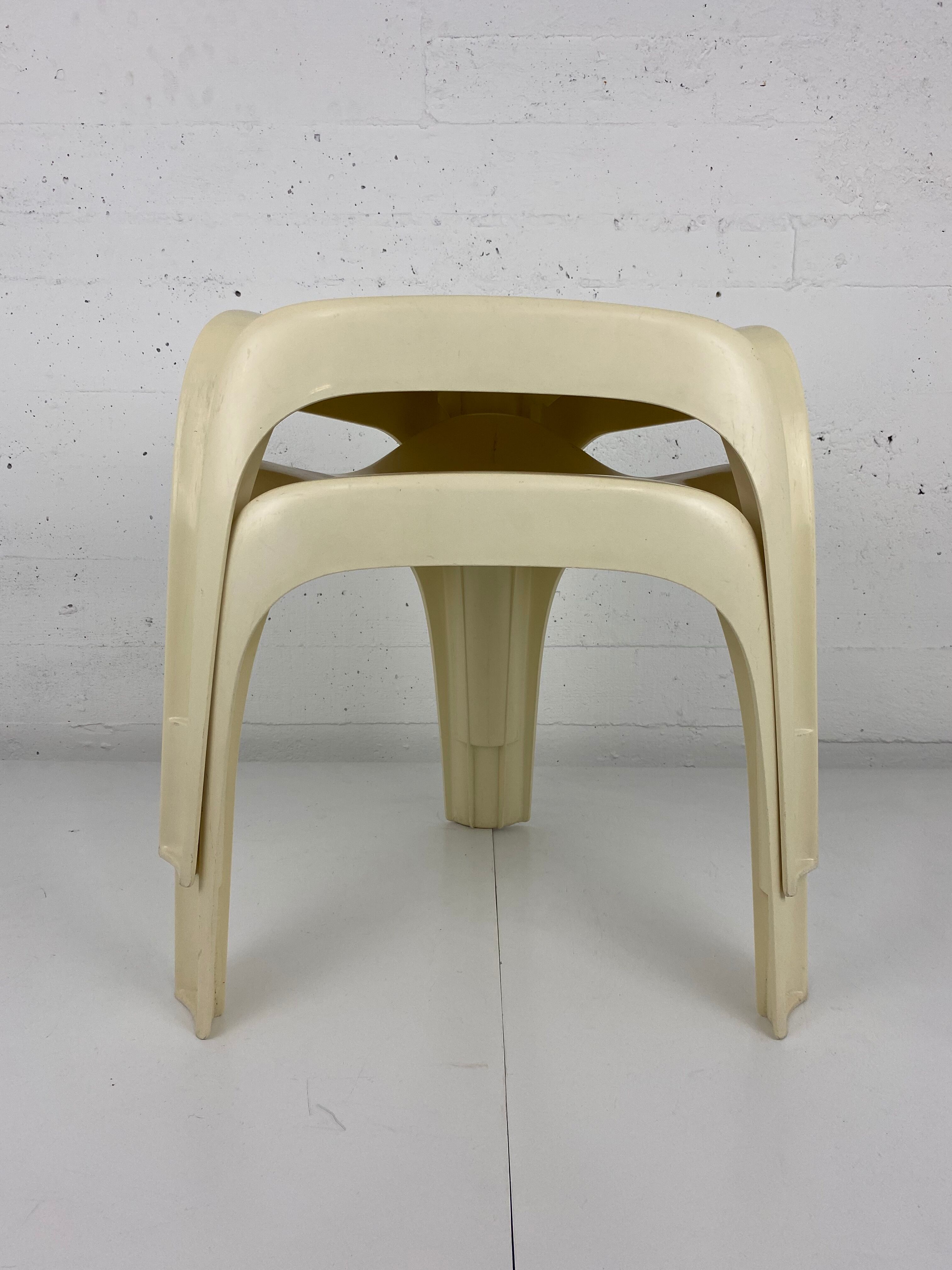 ALEXANDER BEGGE for CASALA - Tripod stool in white plastic.
