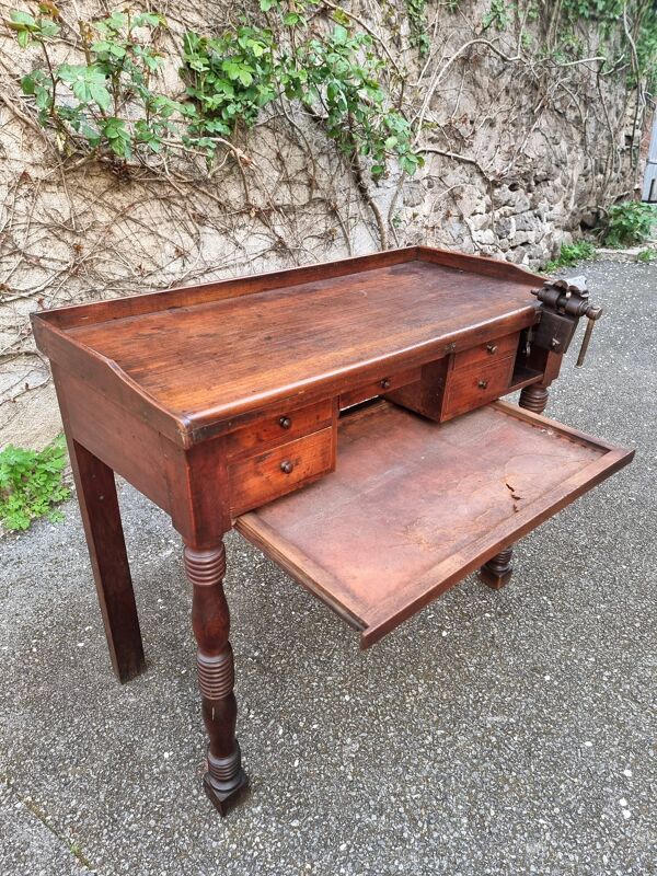 Établi d'horloger français ancien – Table avec tiroirs, étau et surface coulissante en cuir d'origine – vers 1900