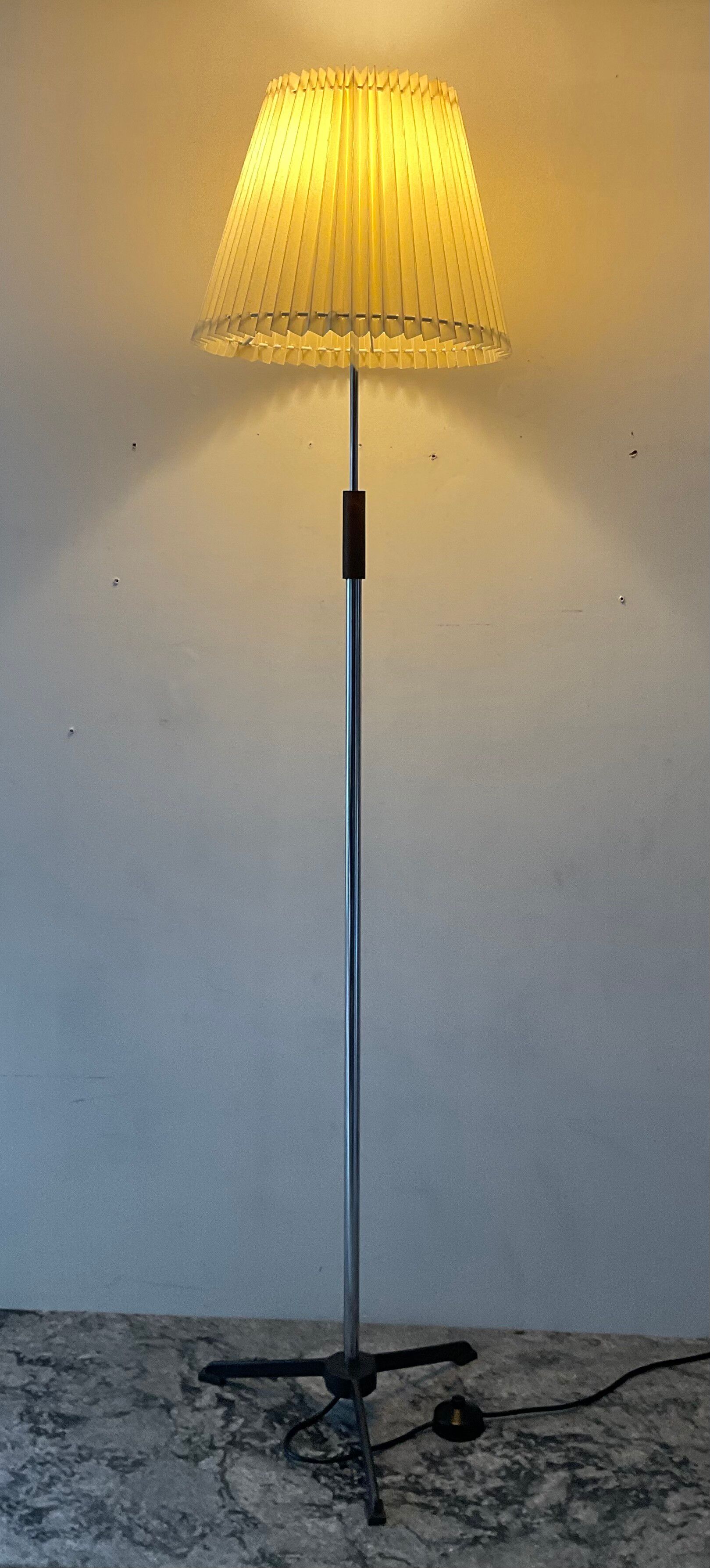 1970s floor lamp in metal and teak
