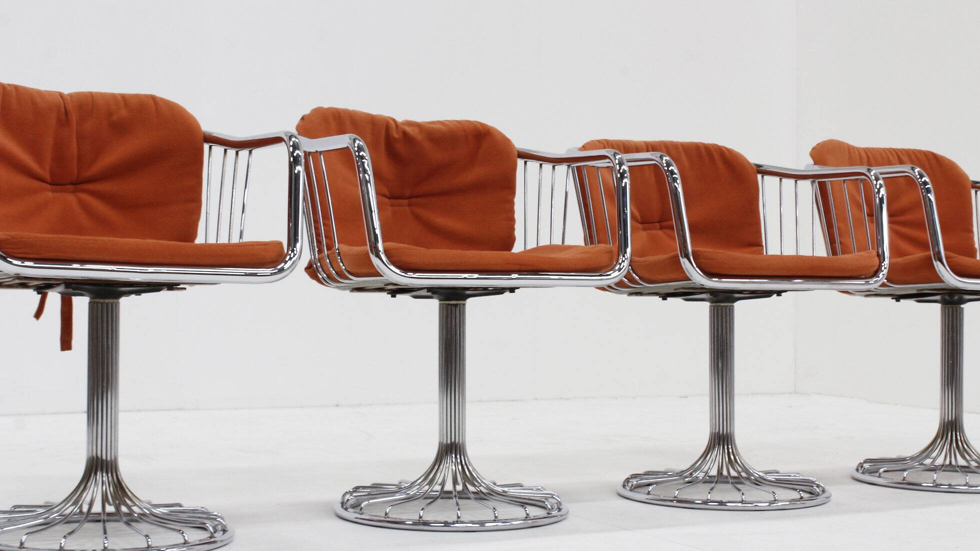 Set of 4 vintage chrome swivel dining room chairs 1970s