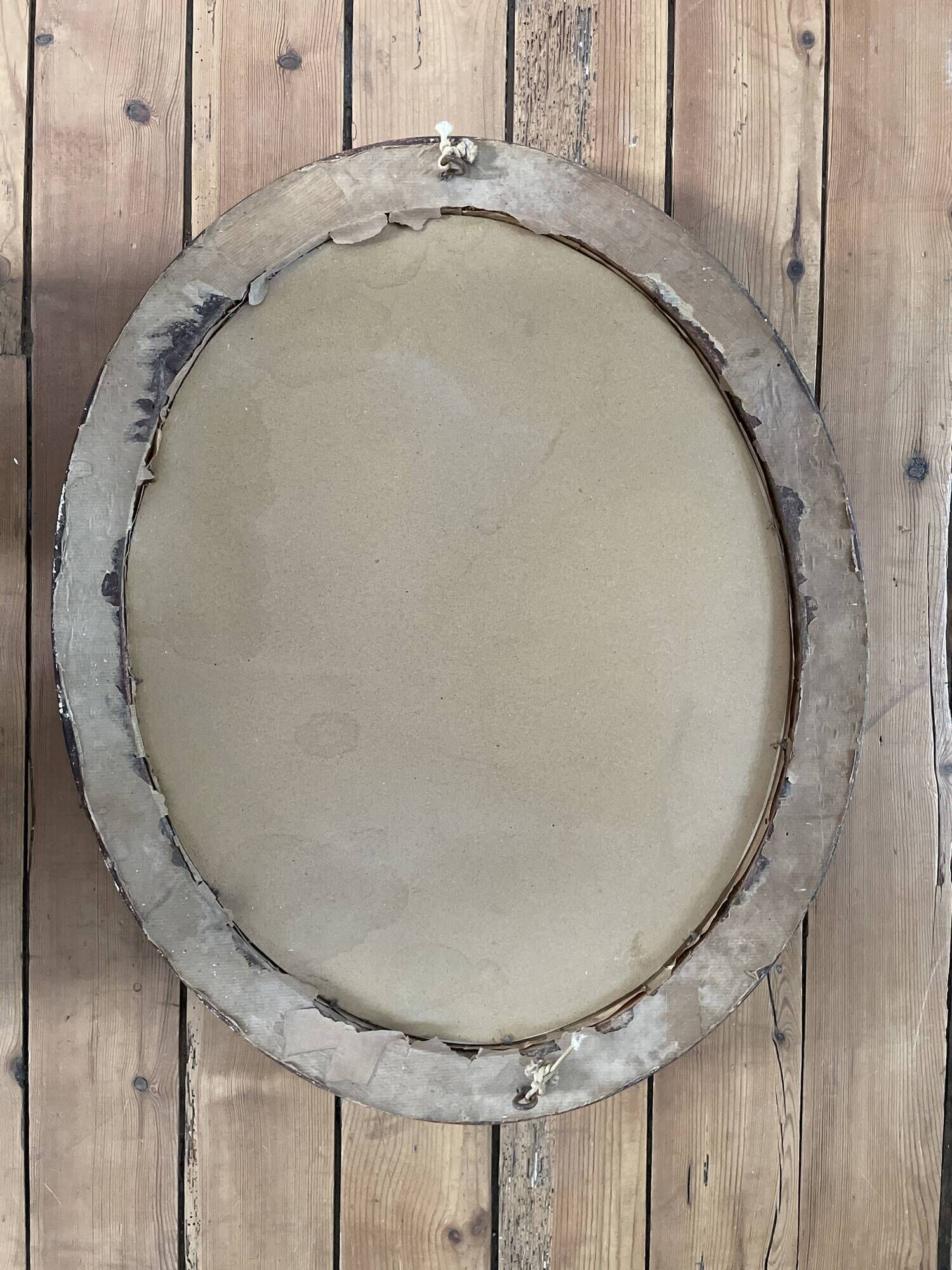 Oval frame XIXth portraits of a woman