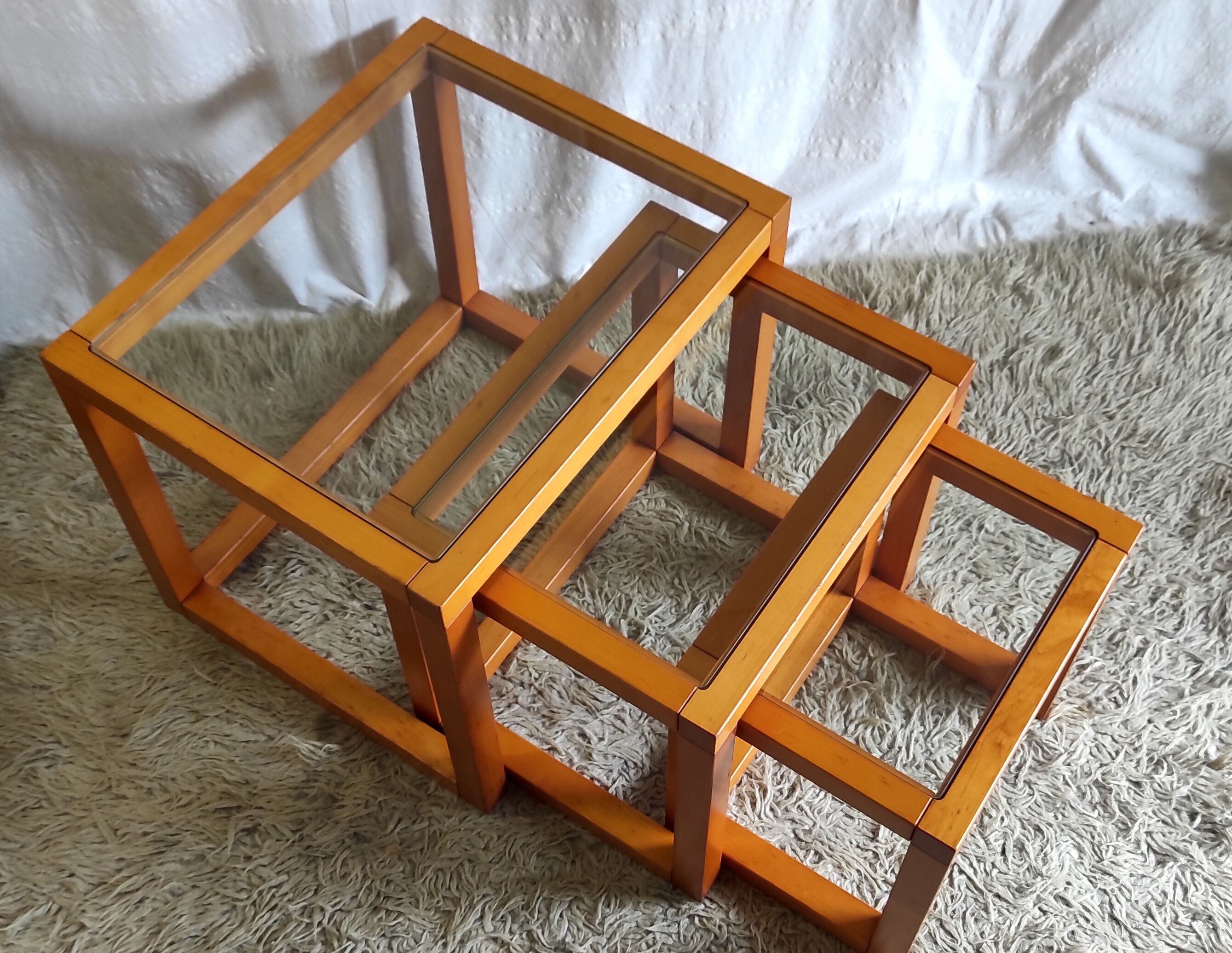 Nesting tables in solid wood and glass – 70s