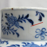 Ancient Chinese white blue potiche