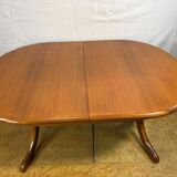 Mid Century Retro Teak Oval Danish Extending Dining Table (Circa 1960–1970)