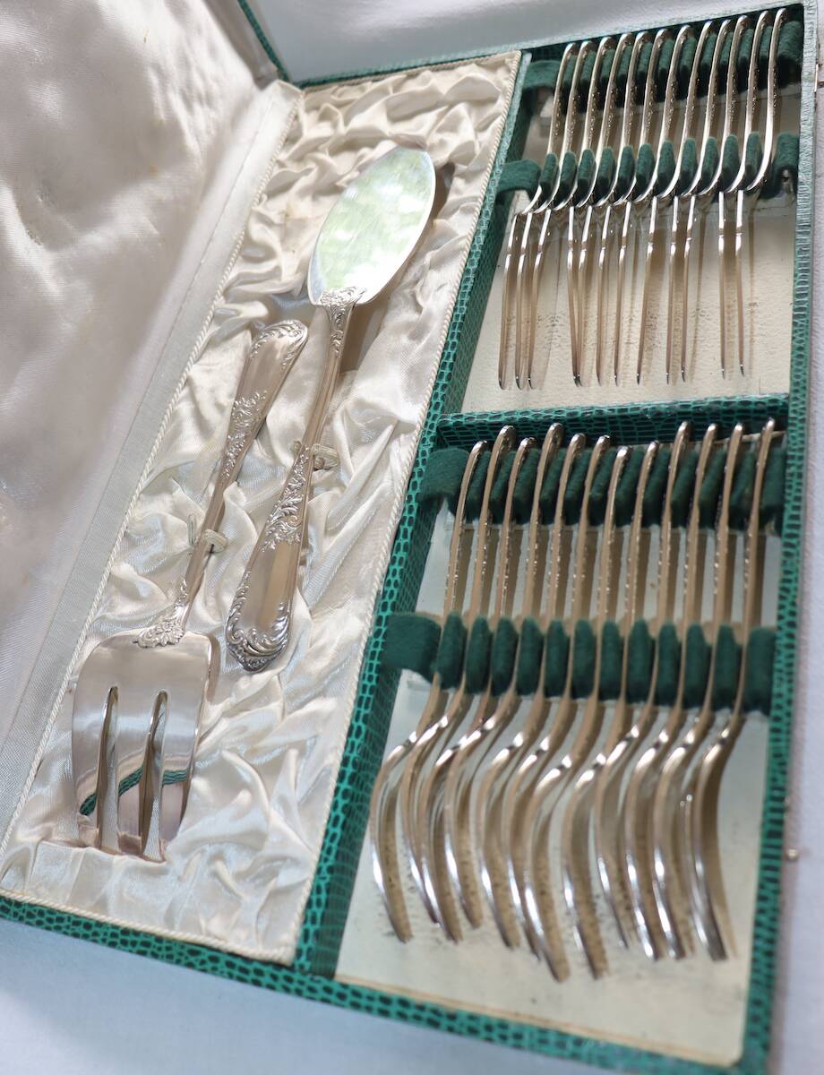 Silver-plated fish service by Ravinet d'Enfert